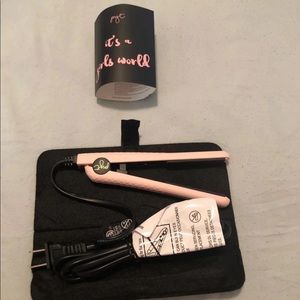 Mini hair straightener